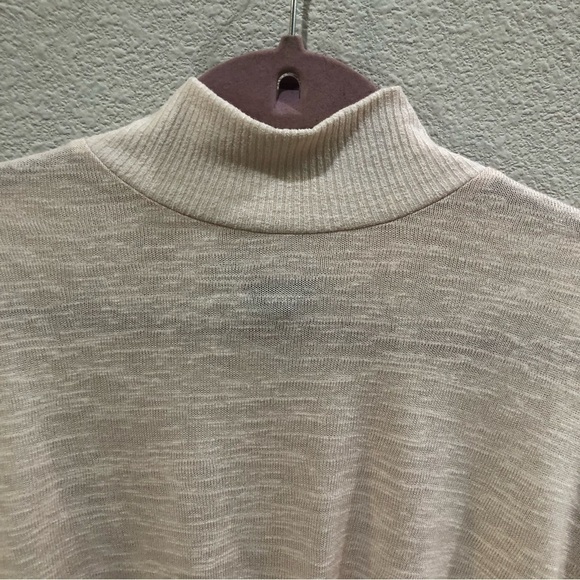 SANCTUARY ivory lightweight mock neck sweater with knotted front hem.  Size M - Picture 5 of 8
